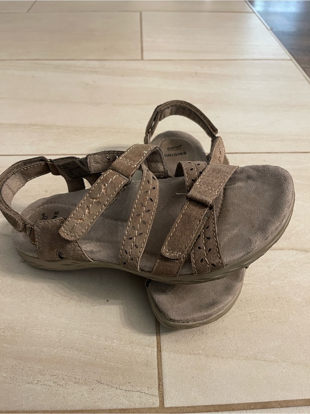 Women's Strappy Comfort Sandals Earth Origins size 7